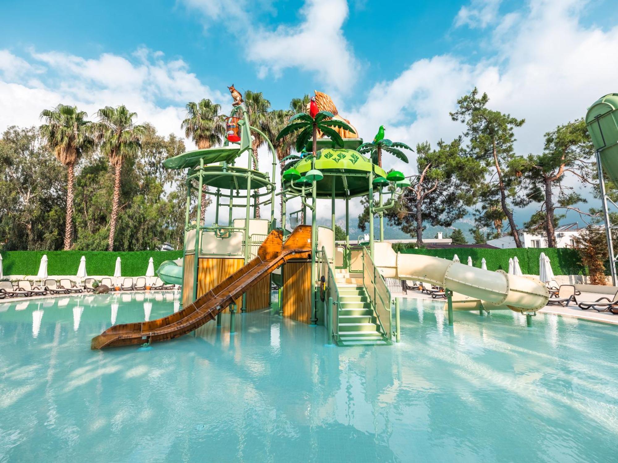 Greenwood Kemer Resort Bagian luar foto